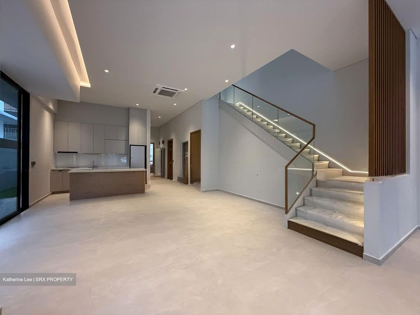 Hillside Drive (D19), Semi-Detached #600073561